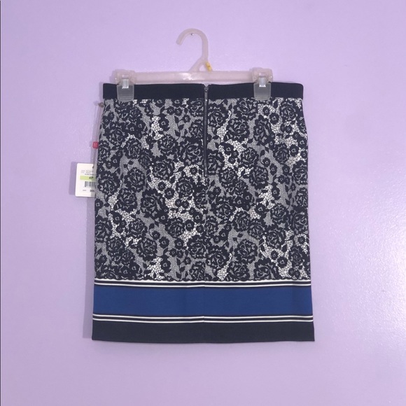 NWT Floral Knee Length Pencil Skirt size 4P - Picture 4 of 8